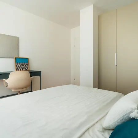Business & Family Ambiente Apartments Апартаменты *