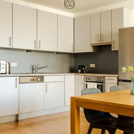 Business & Family Ambiente Apartments Братислава