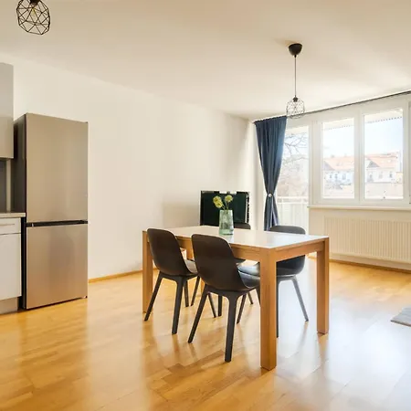 Business & Family Ambiente Apartments * Братислава