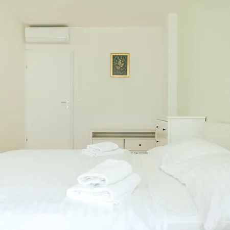 Business & Family Ambiente Apartments Апартаменты