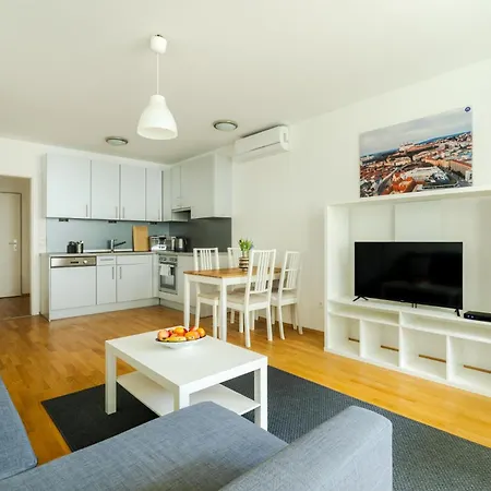 Business & Family Ambiente Apartments Апартаменты Братислава