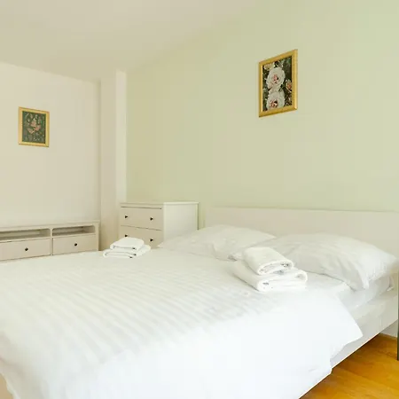 Business & Family Ambiente Apartments * Братислава