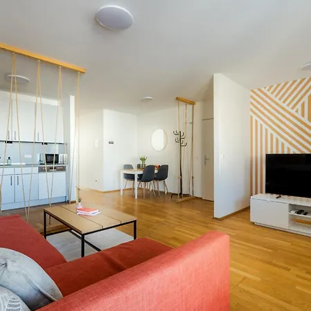 Business & Family Ambiente Apartments Апартаменты