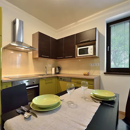 Business & Family Ambiente Apartments Апартаменты *