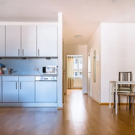 Business & Family Ambiente Apartments Апартаменты *